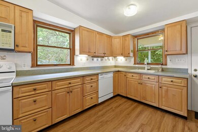 5851 Loreley Beach Rd, White Marsh, MD 21162 - photo 7