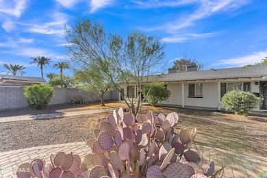 1024 E Mitchell Dr