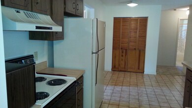 Open concept kitchen,comes complete with pantry,ea