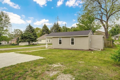 1015 N Newton Ave-4