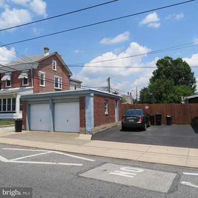 1300 E 11th St, Crum Lynne, PA 19022 - photo 3