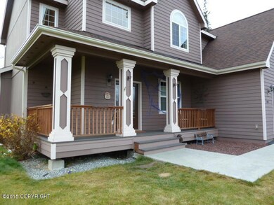 Nice covered front deck!