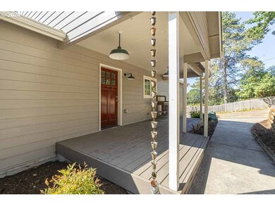 909 NE Center St, Sheridan, OR 97378 - photo 4