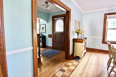 Front hallway 1