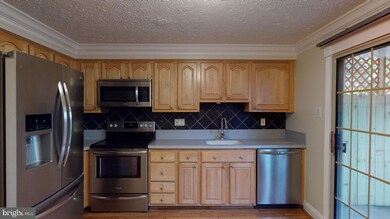 1042 Vine St, Baltimore, MD 21223 - photo 4