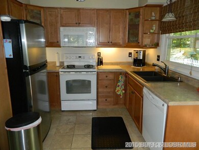 KITCHEN WITH NEWER APPLIANCES