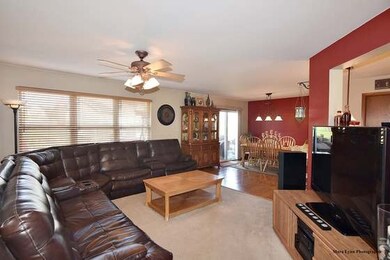 199 White Oak Dr, North Aurora, IL 60542 - photo 5