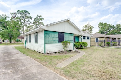 6701 Cathcart Dr, Houston, TX 77091 - photo 3