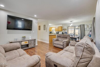 3200 Buckingham Dr, Johnson City, TN 37604 - photo 7