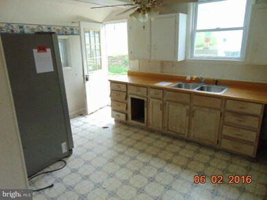 14335 Royer Rd, Cascade, MD 21719 - photo 2