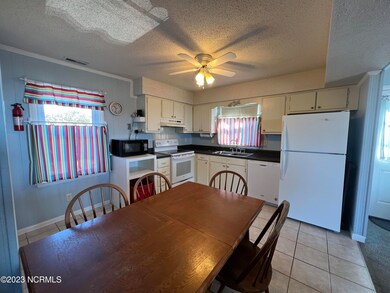 6  Kitchen on east side