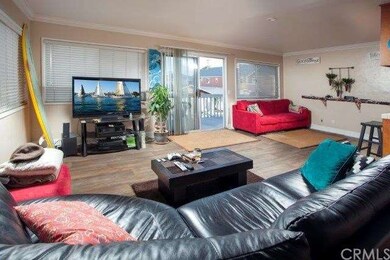 Large living room off of spacious deck. New wood-l