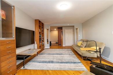 Brighton Towers A unit 7C, Brooklyn, NY 11235 - photo 5