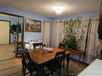 715 E Maple St, Cushing, OK 74023 - photo 6