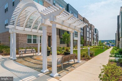 13319 Launders St unit 142, Herndon, VA 20171 - photo 2