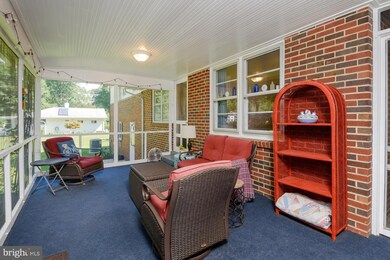 8916 Vernon View Dr, Alexandria, VA 22308 - photo 6