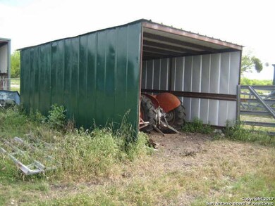 595 County Road 354, Hondo, TX 78861 - photo 5