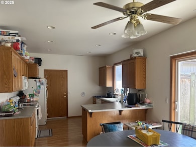 1880 Lake Cove Ave, Eugene, OR 97408 - photo 4