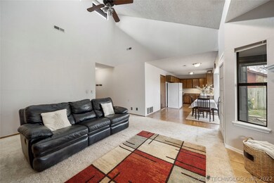 2917 S Poplar Ave, Broken Arrow, OK 74012 - photo 4