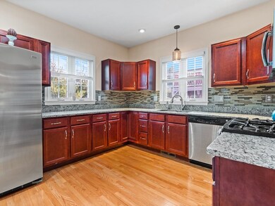 110 Crownshield Ave unit 110, Uxbridge, MA 01569 - photo 5