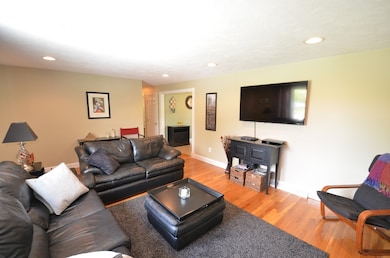 24 Beech St, Franklin, MA 02038 - photo 5