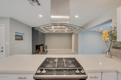Kitchen den 2