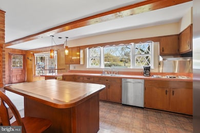 4800 Sharon Rd, Temple Hills, MD 20748 - photo 6