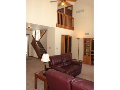 1841 Briarwood Ln, Fitchburg, WI 53575 - photo 3