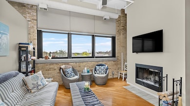 601 Linden Place unit 308, Evanston, IL 60202 - photo 2