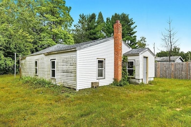 300 S West St, Plainfield, WI 54966 - photo 3