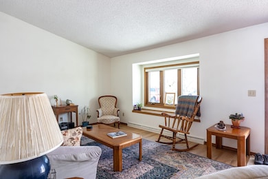 3200 Huckleberry Ln, Appleton, WI 54915 - photo 2