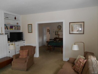 524 E Locust St, Bethlehem, PA 18018 - photo 3