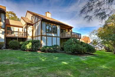 690 Forest Rd unit 702, West Haven, CT 06516 - photo 6