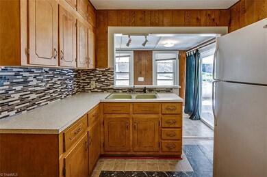 2016 N Fayetteville St, Asheboro, NC 27203 - photo 7