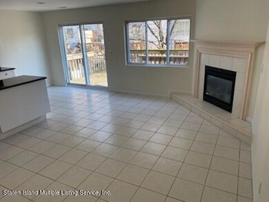 31 Peacock Loop, Staten Island, NY 10309 - photo 4