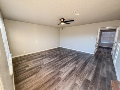 711 W Crawford St, Denison, TX 75020 - photo 2