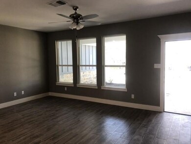 1516 E Lake Dr, Weatherford, TX 76087 - photo 4