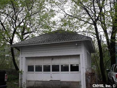 Parking Lot/Garage