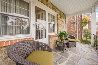 21 Huntington Dr, Yonkers, NY 10704 - photo 5