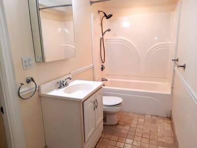 135 Grove St unit 117, Rockland, MA 02370 - photo 6