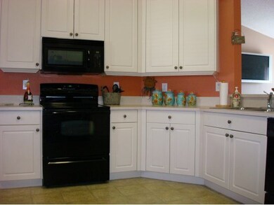 5682 Yaupon Holly Dr, Cocoa, FL 32927 - photo 5