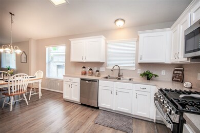 32330 Summer Park Ln, Conroe, TX 77385 - photo 5