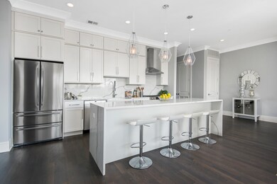 2242 W Lawrence Ave unit 202, Chicago, IL 60625 - photo 2