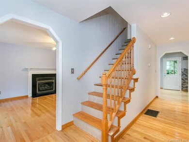 40 Sweetbriar Ct, Asheville, NC 28803 - photo 4