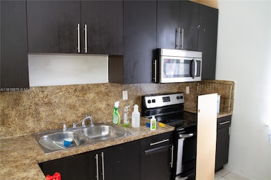 761 SE 2nd St, Homestead, FL 33030 - photo 2