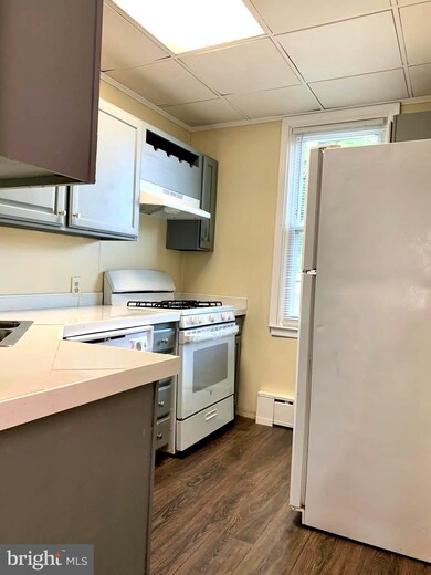 536 Locust St, Reading, PA 19604 - photo 6