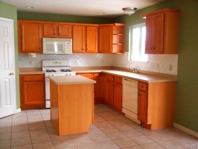 6782 Hickory Rd, Macungie, PA 18062 - photo 5