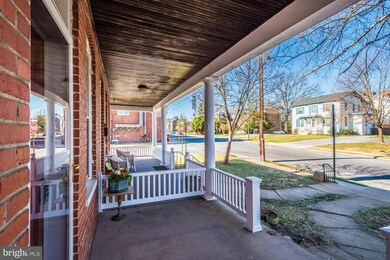 802 N Market St, Frederick, MD 21701 - photo 3