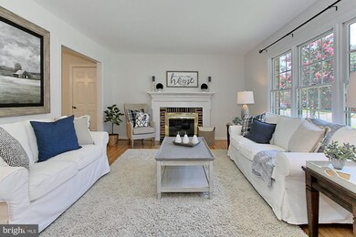 1900 Rampart Dr, Alexandria, VA 22308 - photo 3