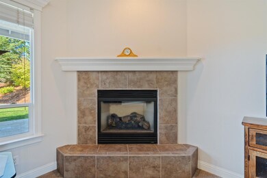 2030 Hedgerow Ave, Redding, CA 96003 - photo 6